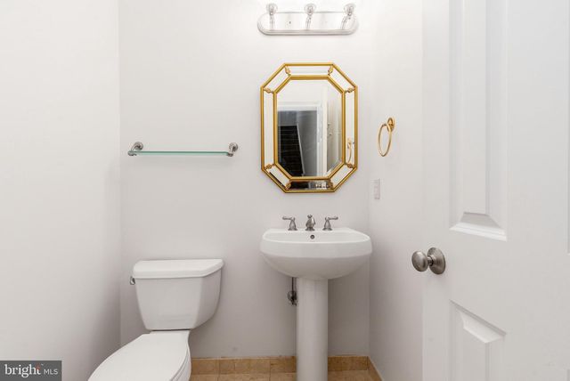 207 CAPTAINS WAY, Philadelphia, PA 19146
