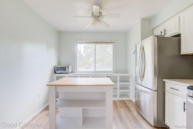 2410 E Lincoln Avenue, Royal Oak, MI 48067