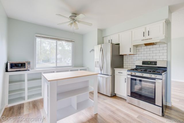 2410 E Lincoln Avenue, Royal Oak, MI 48067