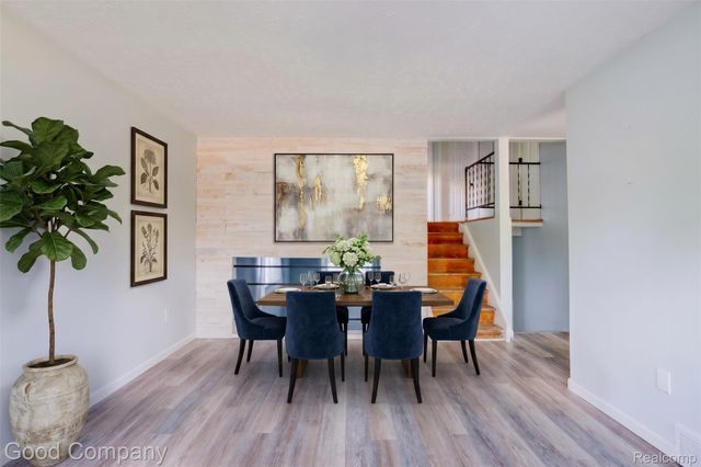 2410 E Lincoln Avenue, Royal Oak, MI 48067