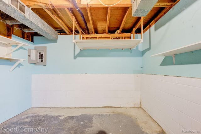 2410 E Lincoln Avenue, Royal Oak, MI 48067