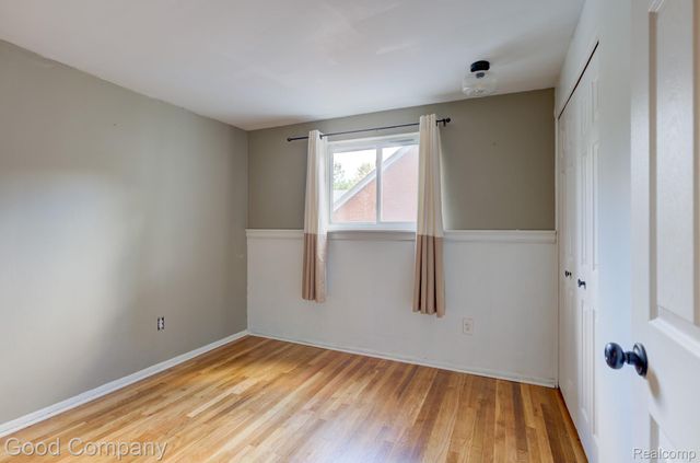 2410 E Lincoln Avenue, Royal Oak, MI 48067