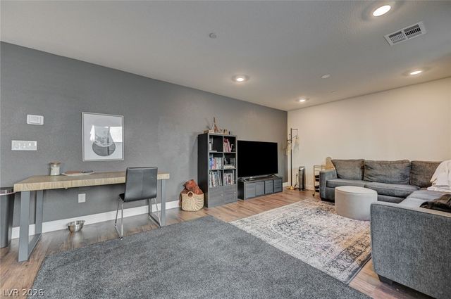 2890 Twilight Green Avenue, North Las Vegas, NV 89086
