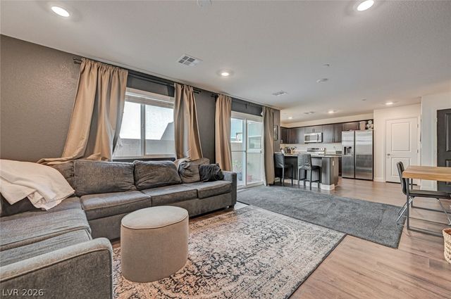 2890 Twilight Green Avenue, North Las Vegas, NV 89086