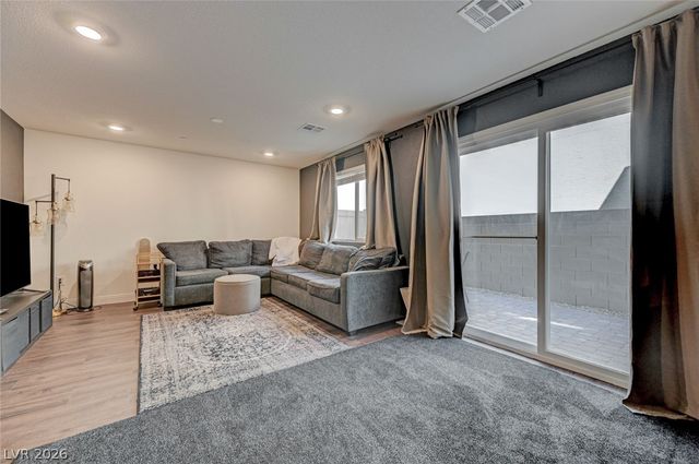 2890 Twilight Green Avenue, North Las Vegas, NV 89086