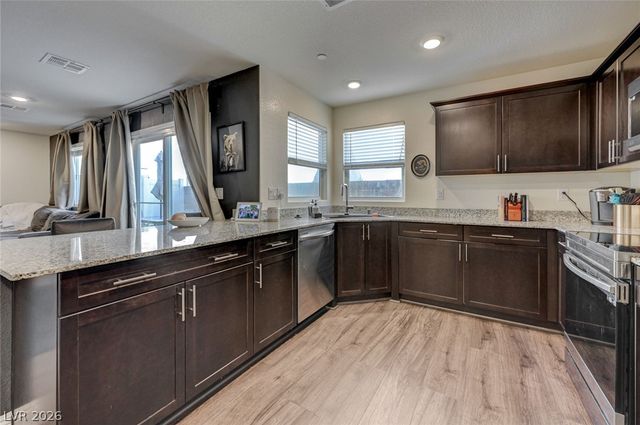 2890 Twilight Green Avenue, North Las Vegas, NV 89086