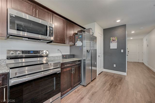2890 Twilight Green Avenue, North Las Vegas, NV 89086