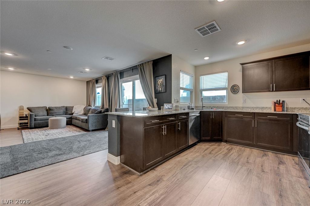 2890 Twilight Green Avenue, North Las Vegas, NV 89086 — photo 5