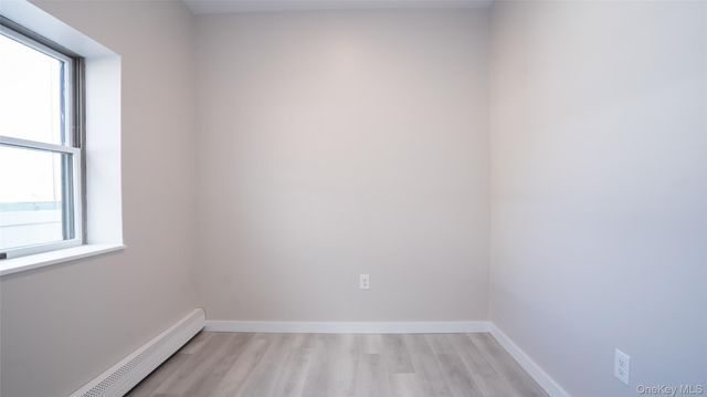 4001 Broadway, Island Park, NY 11558