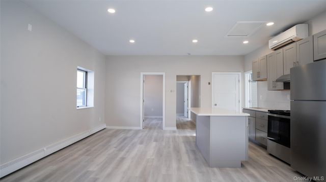 4001 Broadway, Island Park, NY 11558