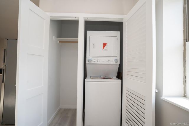 4001 Broadway, Island Park, NY 11558