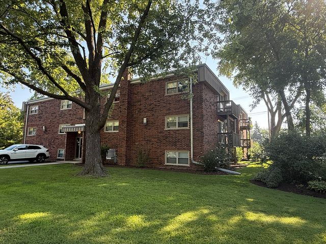 5720 East Avenue 2A, Countryside, IL 60525