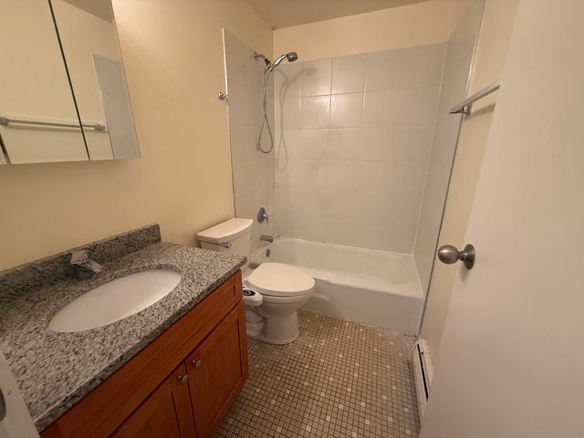5720 East Avenue 2A, Countryside, IL 60525