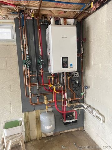 156 Triangle Street, Danbury, CT 06810