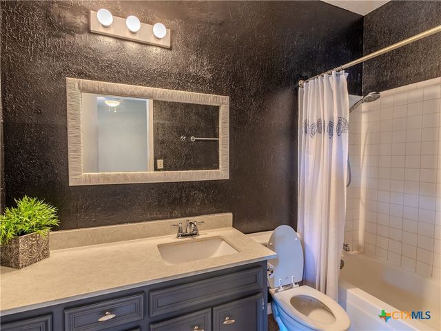 1013 Chestnut Street C-4, San Marcos, TX 78666