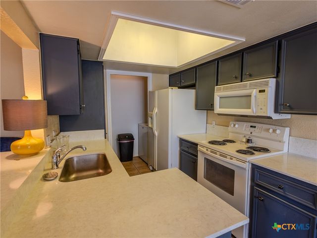 1013 Chestnut Street C-4, San Marcos, TX 78666