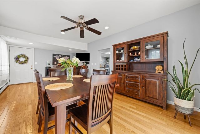 718-R Cabot St, Beverly, MA 01915