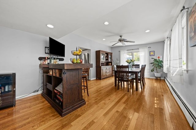 718-R Cabot St, Beverly, MA 01915