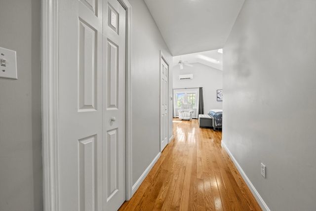 718-R Cabot St, Beverly, MA 01915