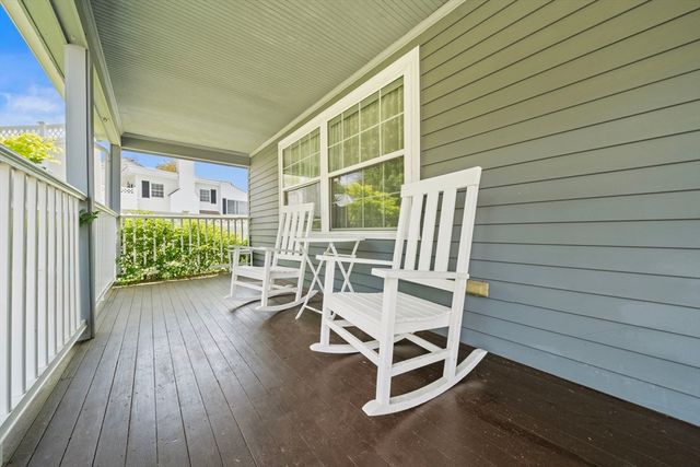 718-R Cabot St, Beverly, MA 01915