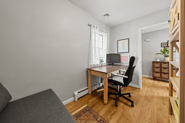 718-R Cabot St, Beverly, MA 01915