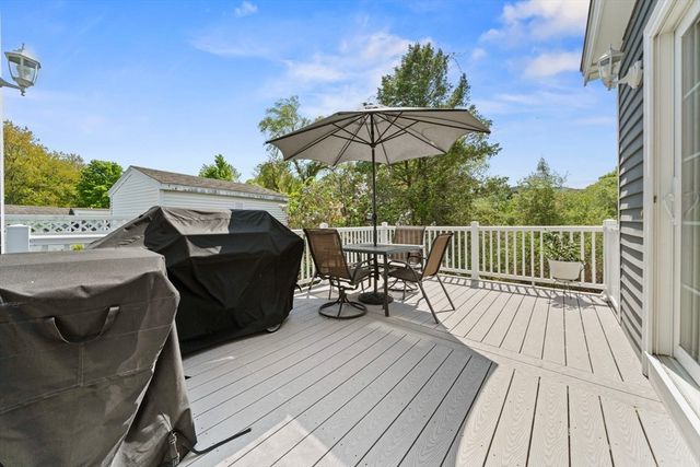 718-R Cabot St, Beverly, MA 01915