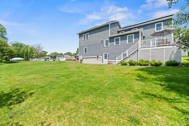 718-R Cabot St, Beverly, MA 01915