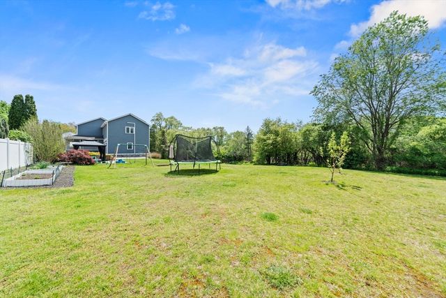 718-R Cabot St, Beverly, MA 01915