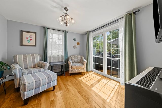 718-R Cabot St, Beverly, MA 01915