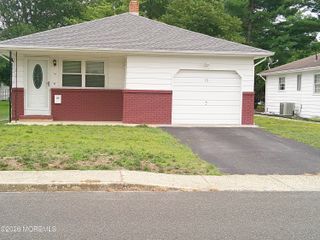 75 Montserrat Street, Toms River, NJ 08757