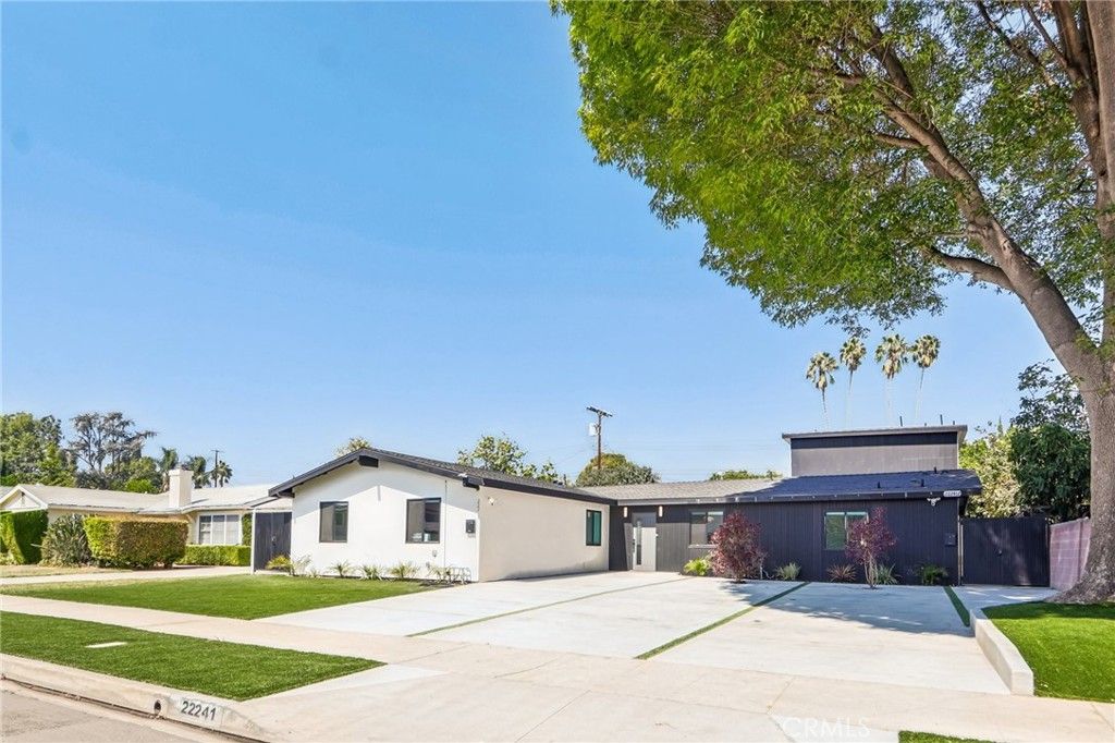 22241 Wyandotte, Canoga Park, CA 91303 — photo 5