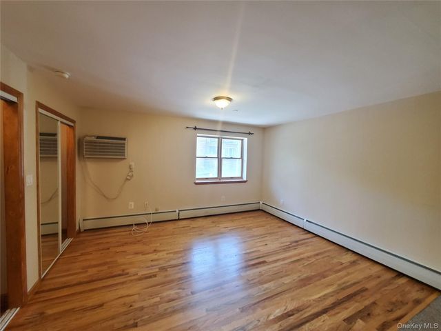 3018 23rd Street, Astoria, NY 11102
