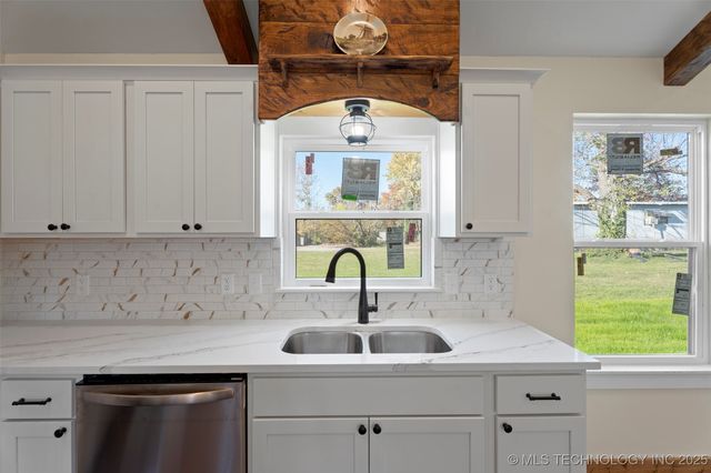 25649 S 606 Lane, Grove, OK 74344