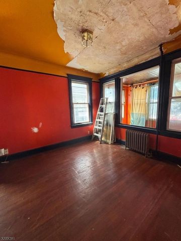 108 Rutgers Ave, Jersey City, NJ 07305