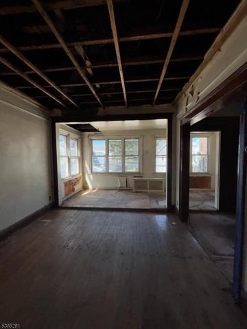 108 Rutgers Ave, Jersey City, NJ 07305