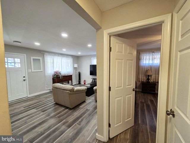 7613 WILHELM, Rosedale, MD 21237