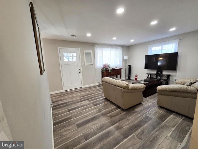 7613 WILHELM, Rosedale, MD 21237