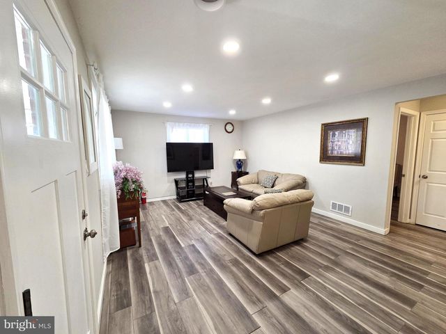 7613 WILHELM, Rosedale, MD 21237