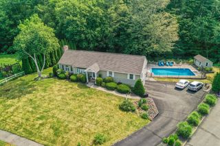 6 Lous Drive, Dudley, MA 01571