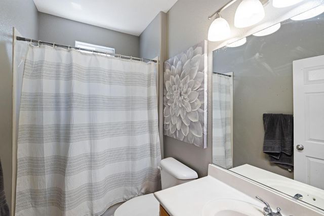 562 Ranger St, Oakdale, CA 95361