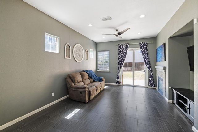 562 Ranger St, Oakdale, CA 95361