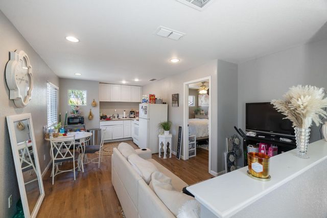 562 Ranger St, Oakdale, CA 95361