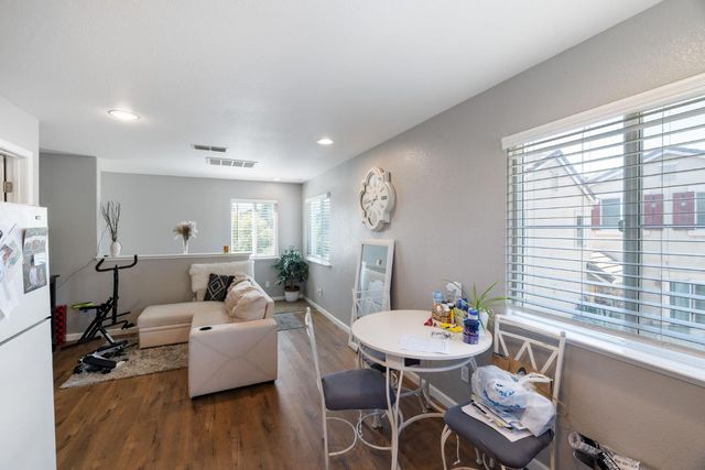 562 Ranger St, Oakdale, CA 95361