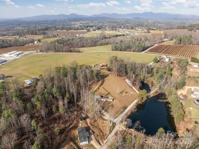 99999 Twin Lakes Drive, Flat Rock, NC 28792