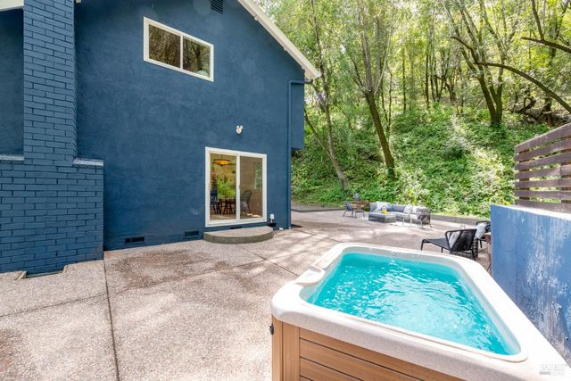 2051 Eldorado Ct, Novato, CA 94947