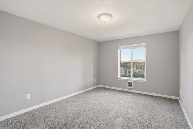 6121 E 6th Ave, Spokane Valley, WA 99212