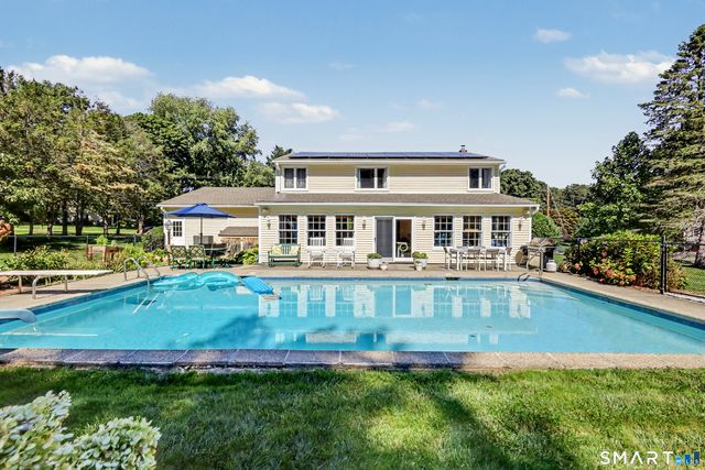 17 Huckleberry Drive South, Norwalk, CT 06850