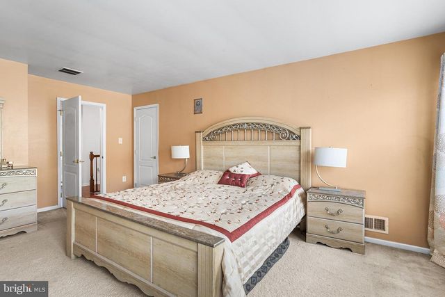 67 SENECA LN, Bordentown, NJ 08505