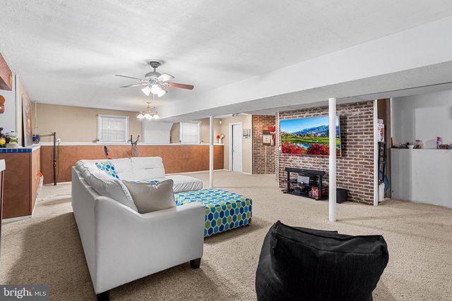 67 SENECA LN, Bordentown, NJ 08505