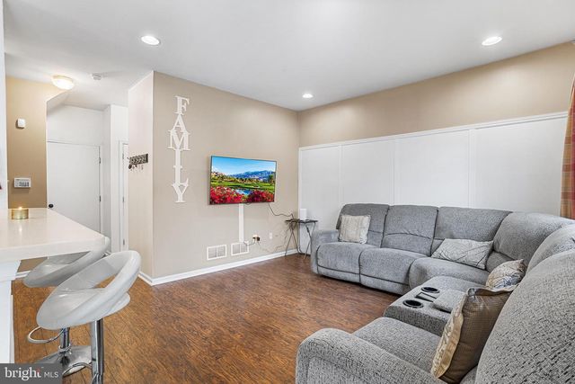 67 SENECA LN, Bordentown, NJ 08505